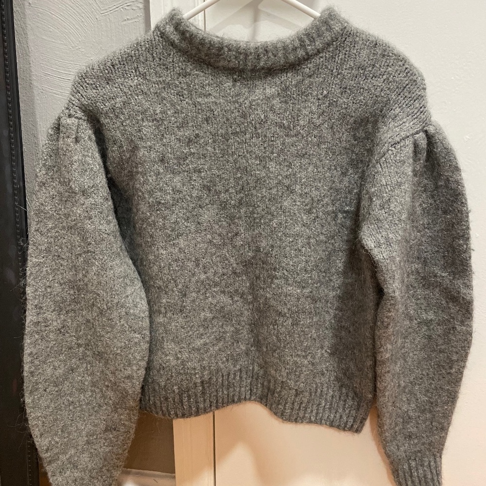 H&M Gray Cropped Fuzzy Sweater